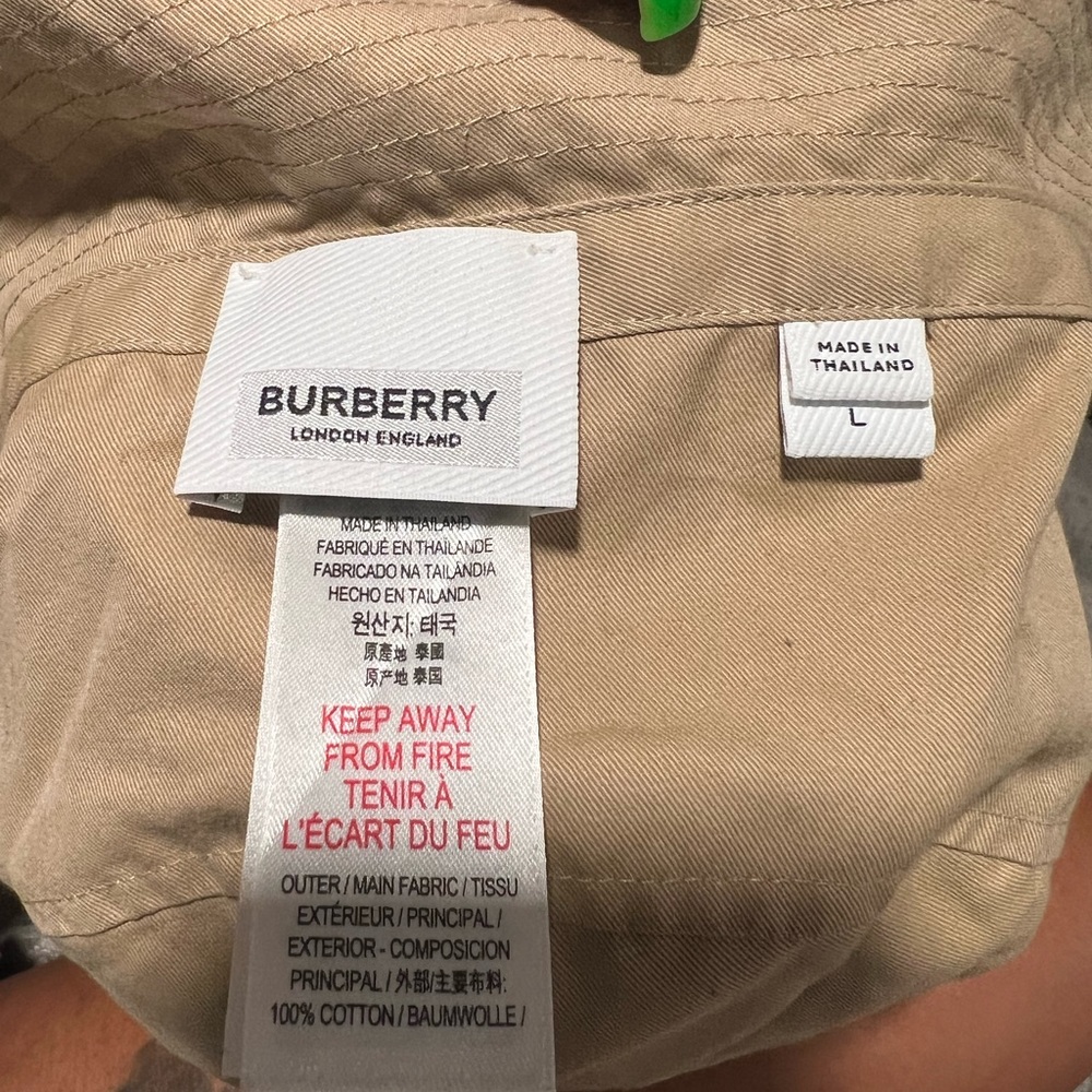 Burberry kids bucket hats reversible!! 3 available only worn once